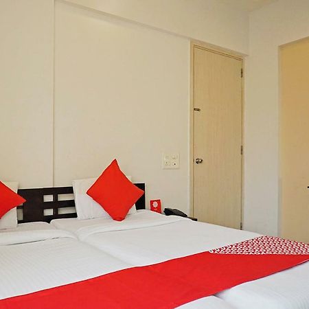 Oyo 12227 Hotel Resonare Baner プネ エクステリア 写真